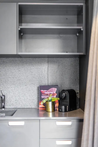 Immaculate Braddon Studio With Accessible Bathroom
