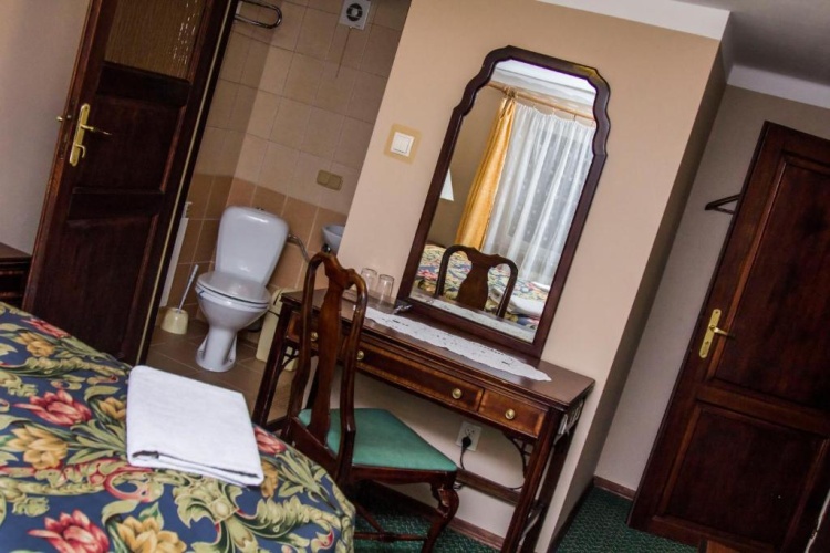 Standard Twin room with view