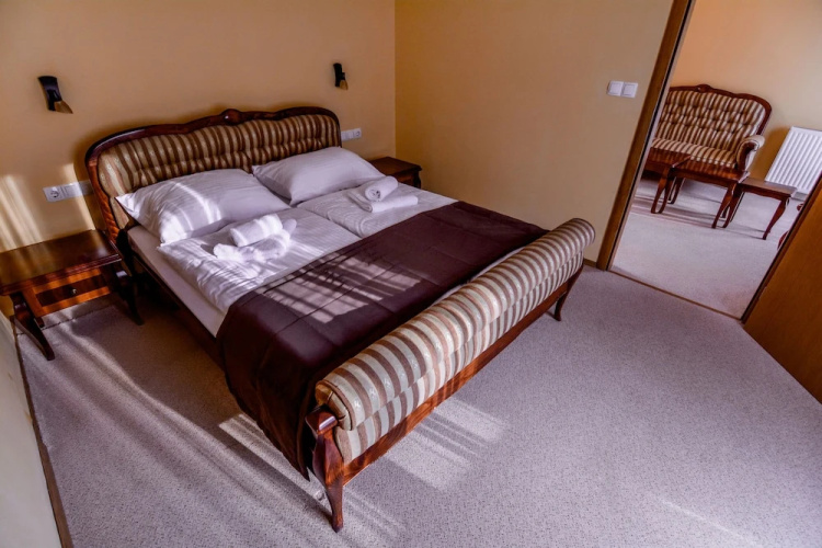 Hotel Majna