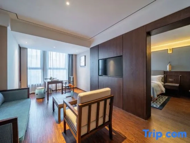 Deluxe Double Suite