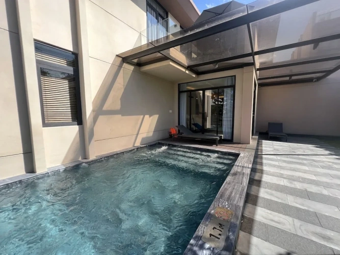 4 Bedrooms Family Villa