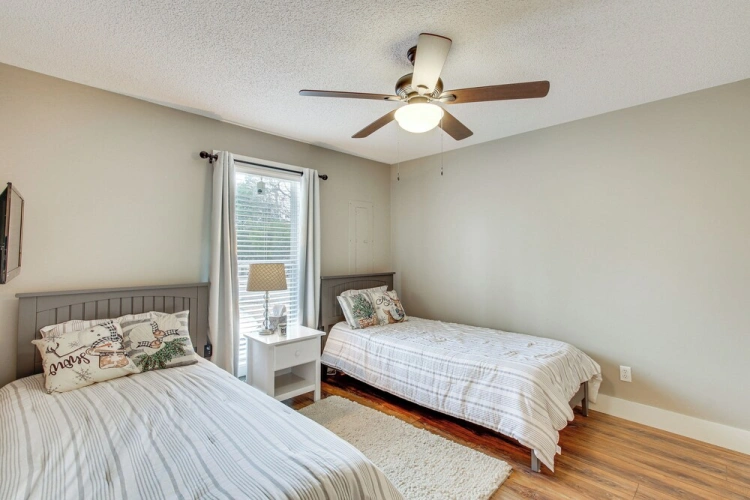 2 Bedrooms Apartment
