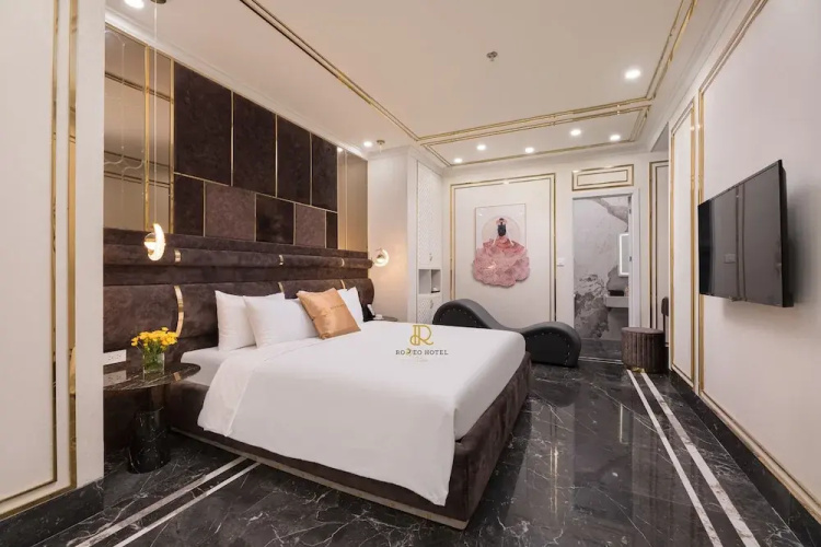 Romeo Hotel Linh Dam 1 - by BAY LUXURY