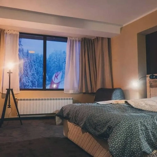 5 Bedrooms Cottage