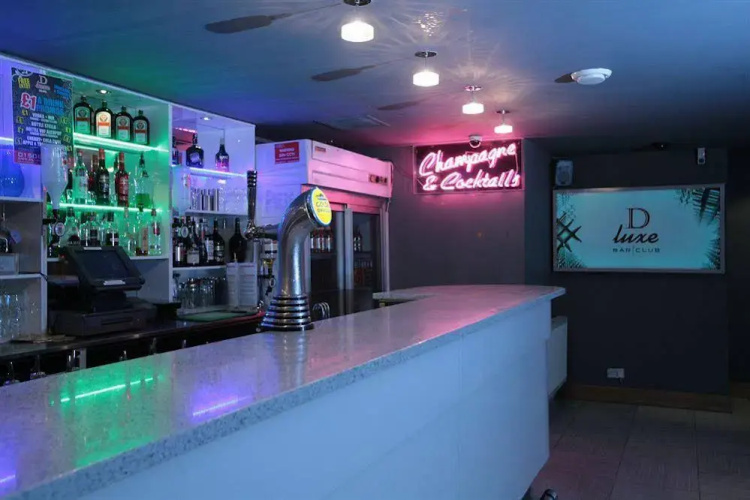 D Luxe Hotel