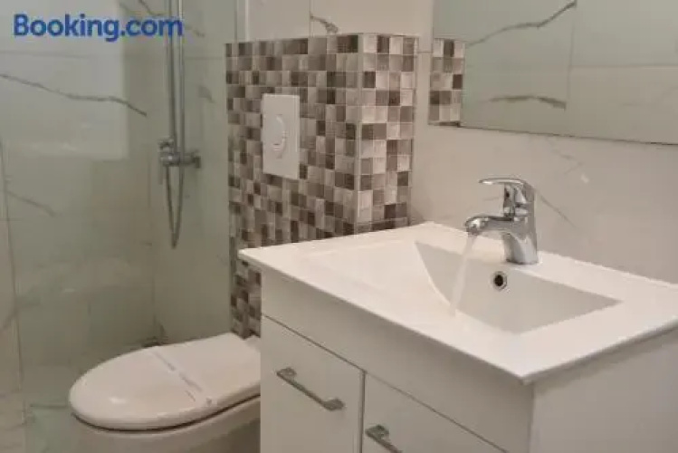 Apartments Pralas