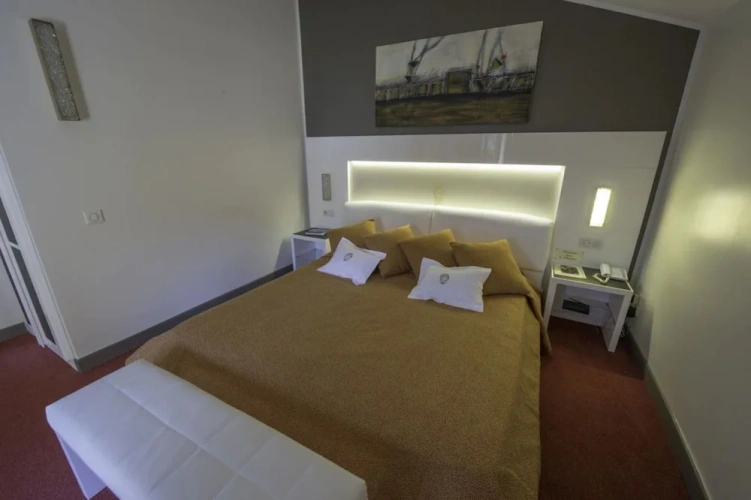 Deluxe Suite with balcony
