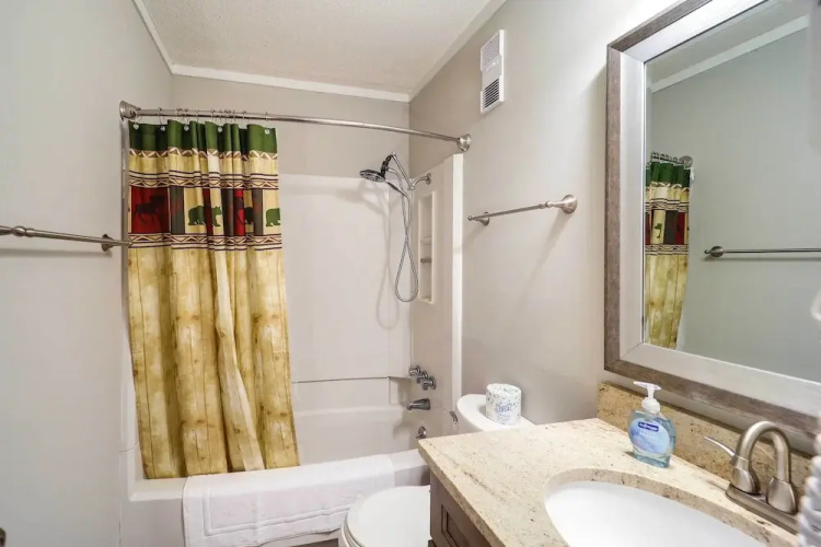 Hike, Golf & Ski: Beech Mtn Condo w/ Resort Perks!