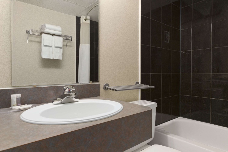 Days Inn By Wyndham Bridgewater Conference Center photo 10