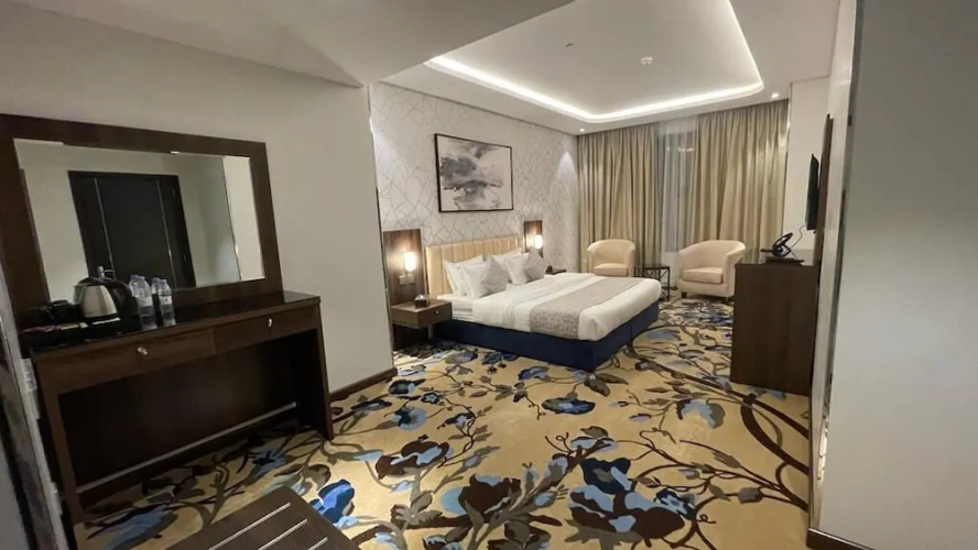 Green Hills Hotel
