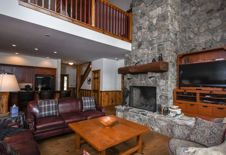 5 Bedrooms Cottage