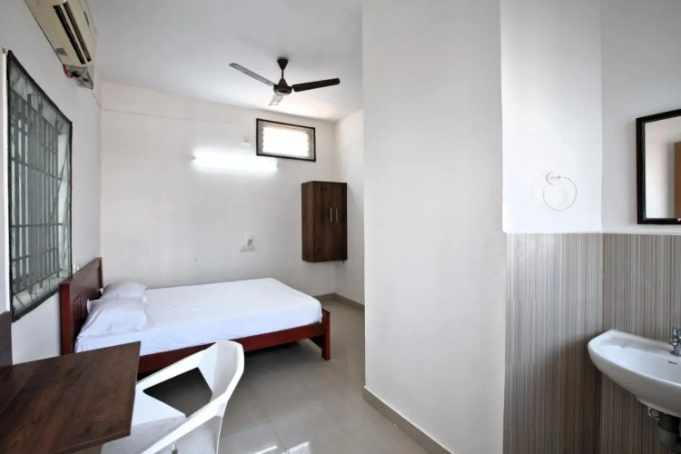 Sarvam Lodge