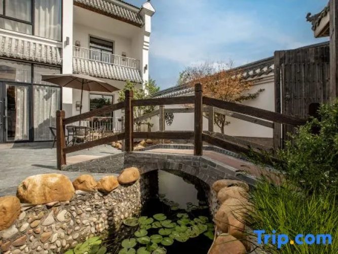 Shanghai shenzhuang B & B