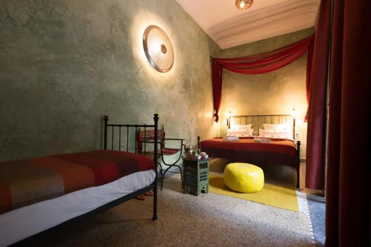 Standard Triple room