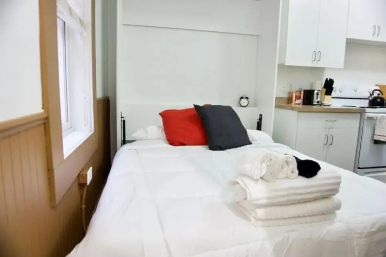 Affordable Apartment w Parking Location Coffee