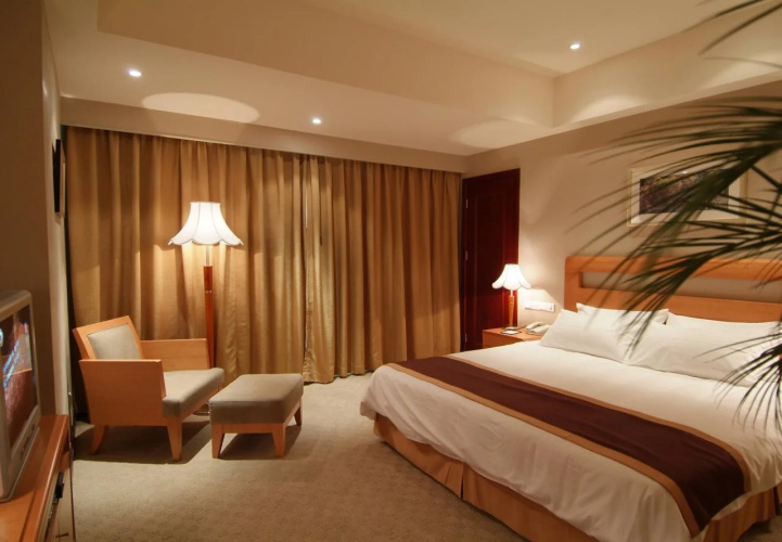 Donghu Lingang Hotel