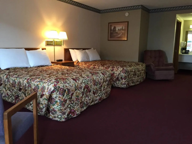 Twelve Oaks Inn