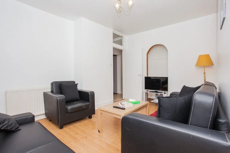 Spacious Shepherds Bush Apartment With Garden