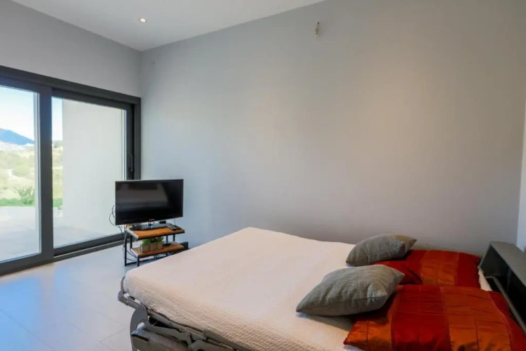 3 Bedrooms Villa
