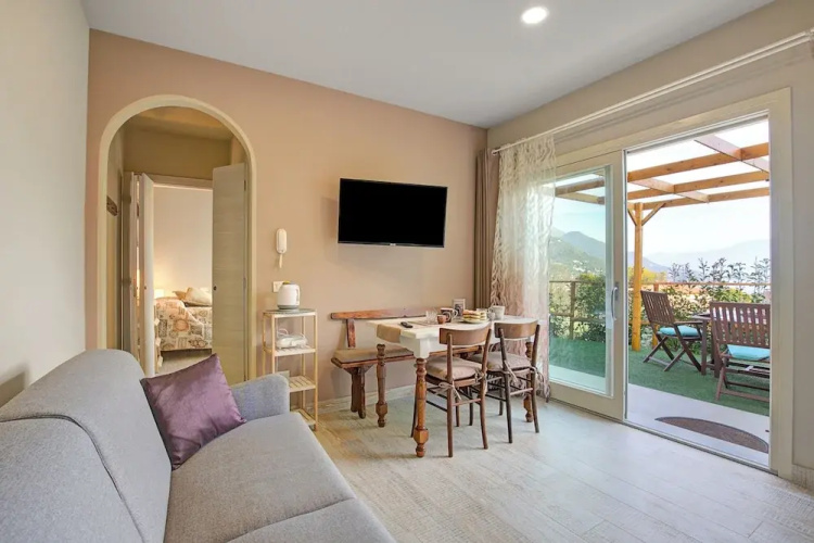 Sole Priscilla House- Terrace & parking