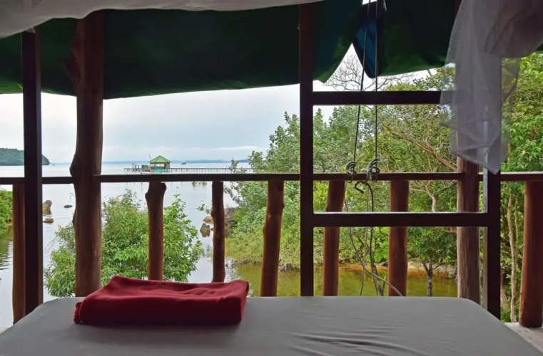 Mad Monkey Koh Rong Samloem