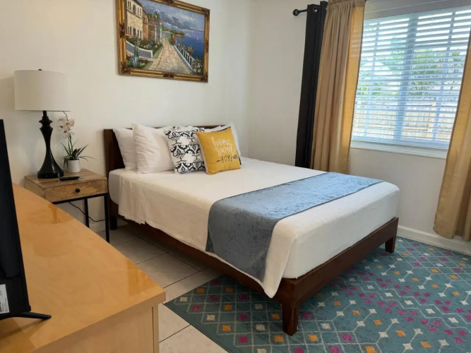 Cozy 2 bedroom near intercoastal & beaches