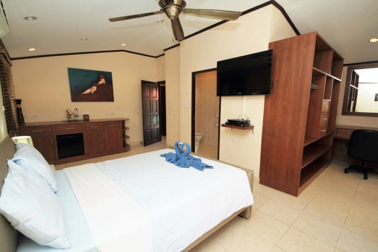 Beachfront Resort Villa Fleur w Private Pool at Only 20 Meters From Beach