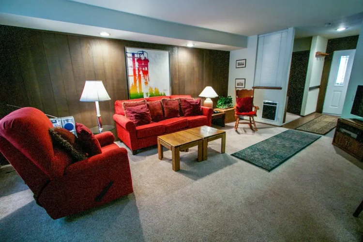 Horizons 4 189 Downtown Location On Shuttle Route, Great Complex Amenities by RedAwning