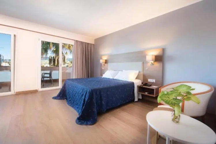 Standard Family room with balcony and with garden view