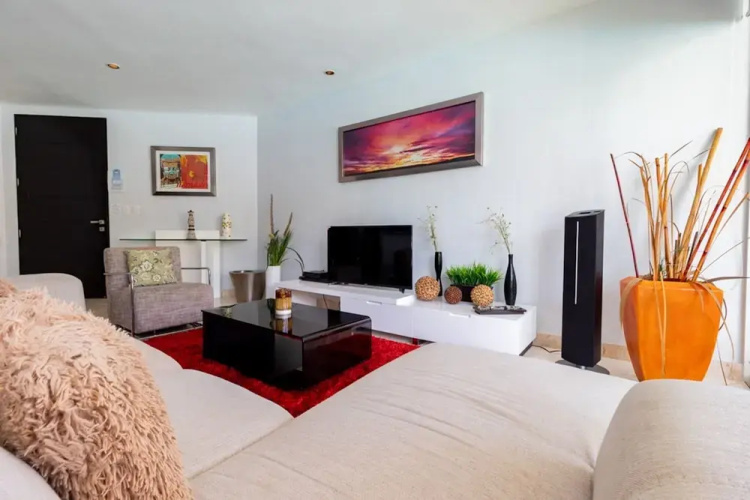 Elements 118 2 Bedroom Condo by Redawning