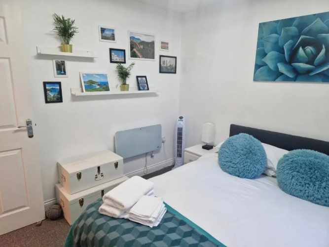 2-bedroom apartment *NR CITY CENTRE WITH PARKING*