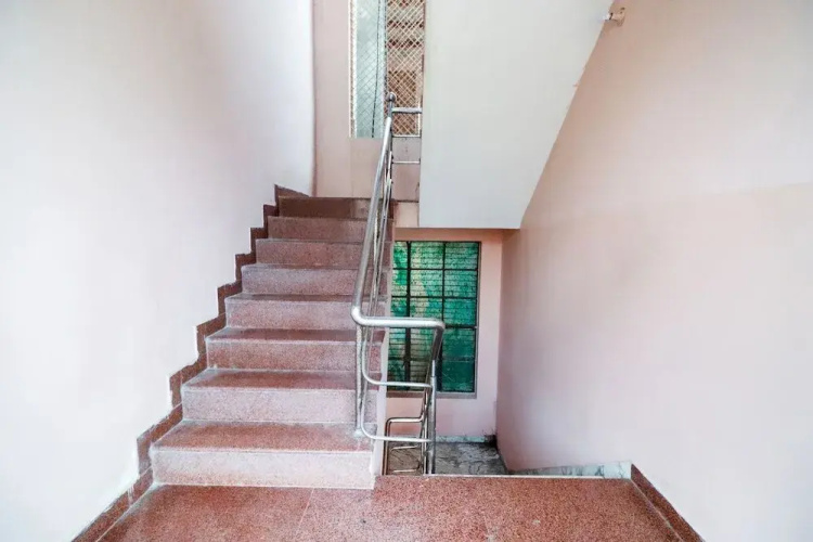 Shri Giriraj Dham by OYO Rooms