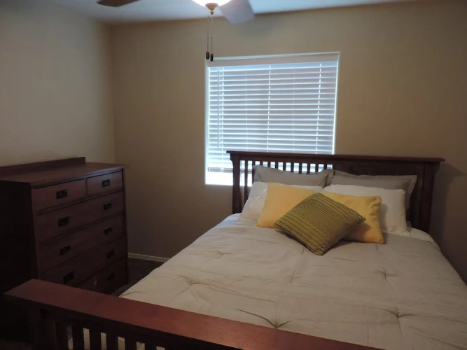 4 Bedrooms Cottage