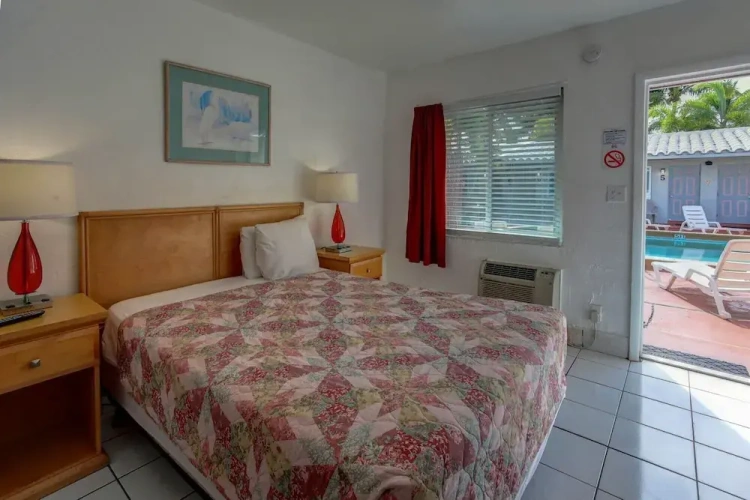 Standard Double room with pool view