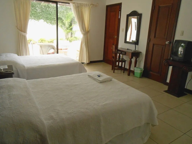Maracas Inn
