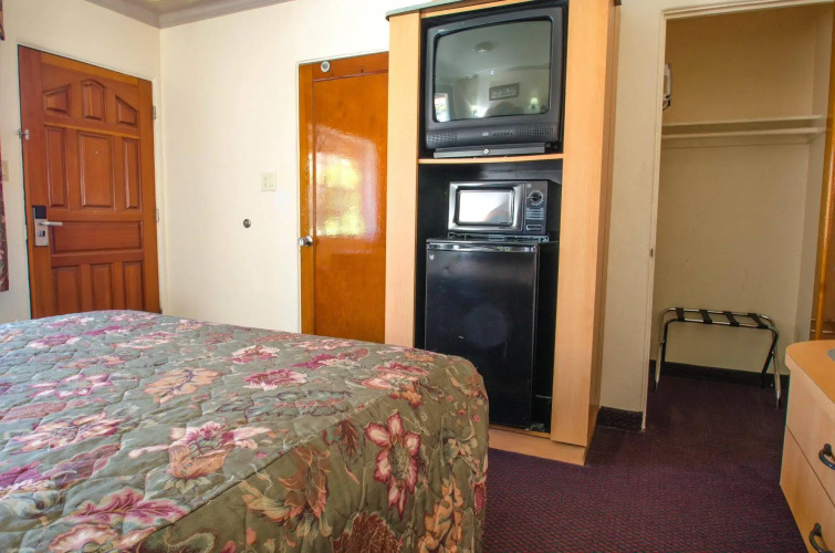 Economy Inn
