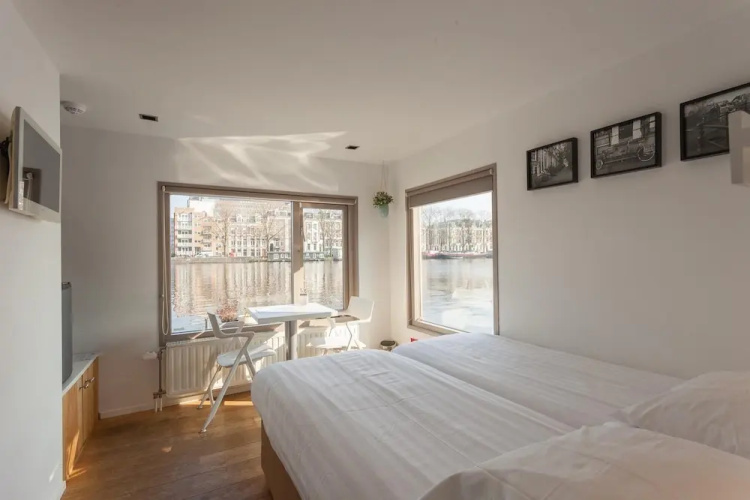 little AMSTEL HouseBoat
