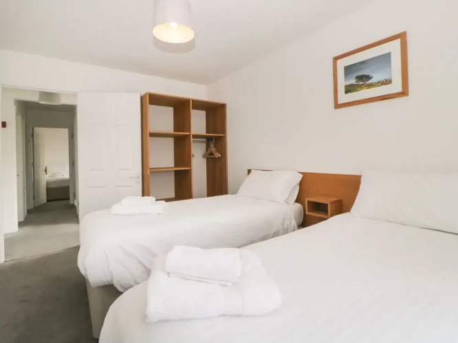 Harcombe House Bungalow 2
