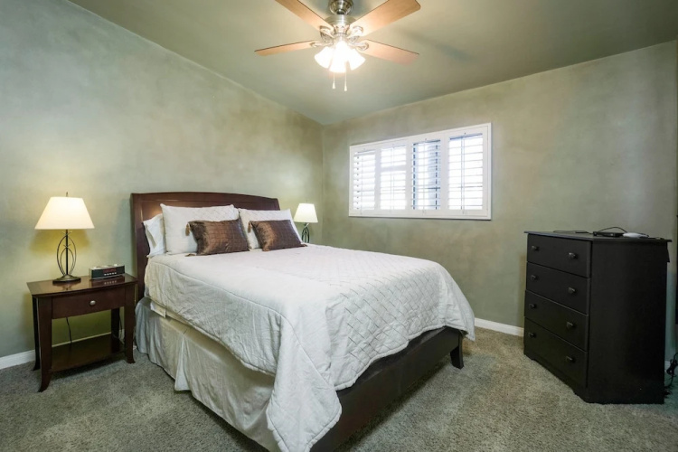 3br/3ba Pool/ Jacuzzi. Fire Pit In Palm Springs 3 Bedroom Home