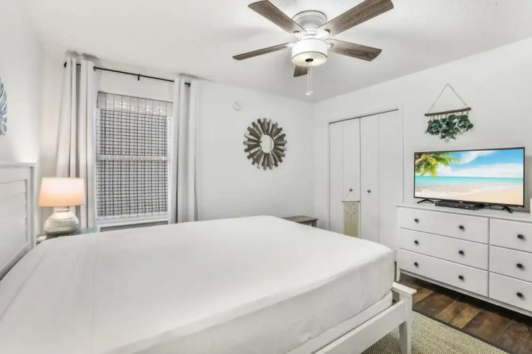 Phoenix III 3031 Beachfront End-unit