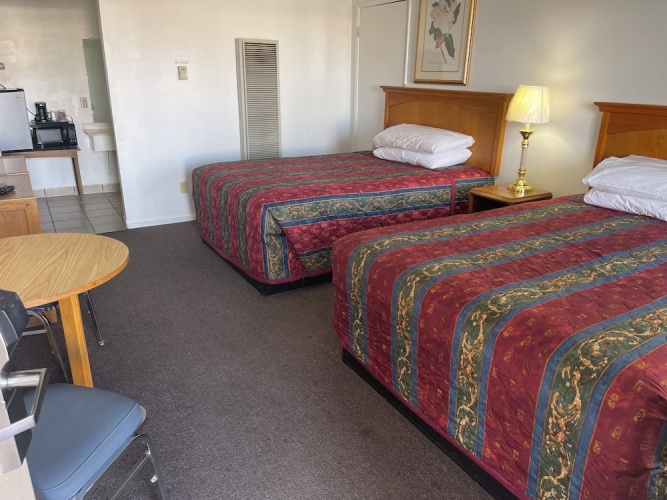 Standard Quadruple Basement room