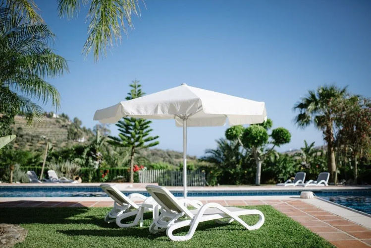 1144 Villa la Perla