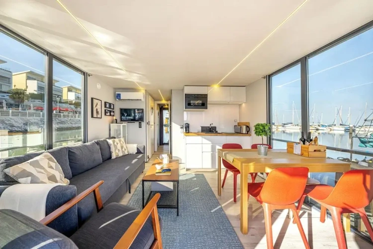Grand room