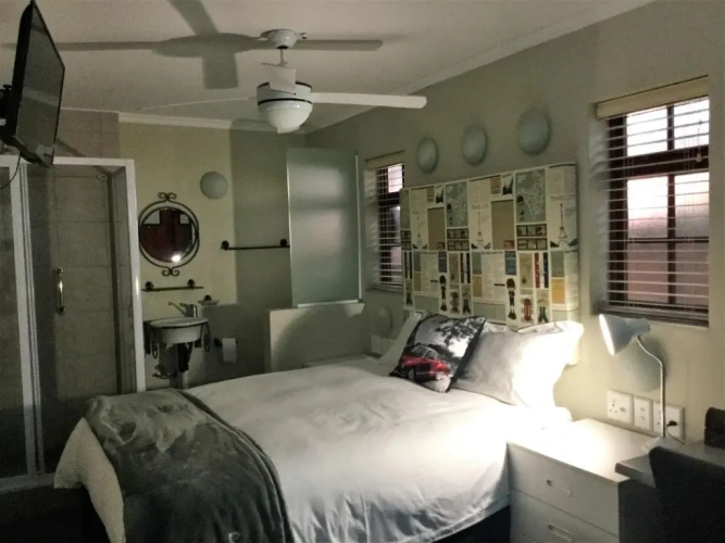 Deluxe Studio