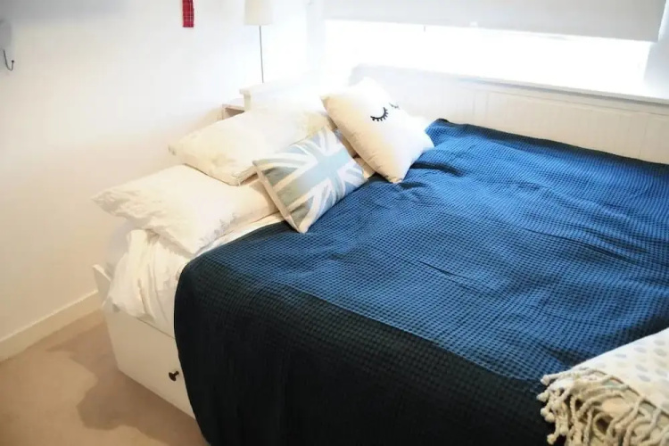 Canal View Apartment