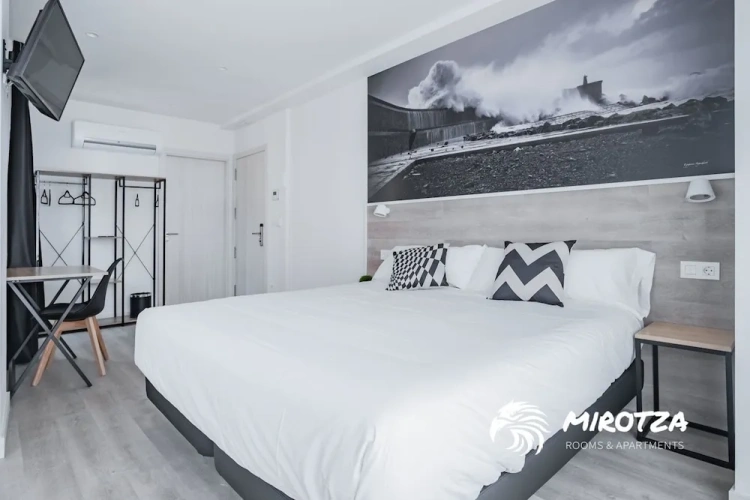 Standard Triple room with balcony