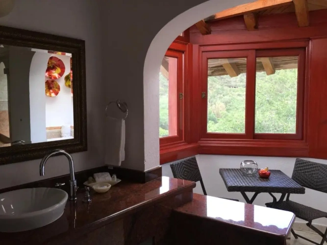 Suite with balcony and with view