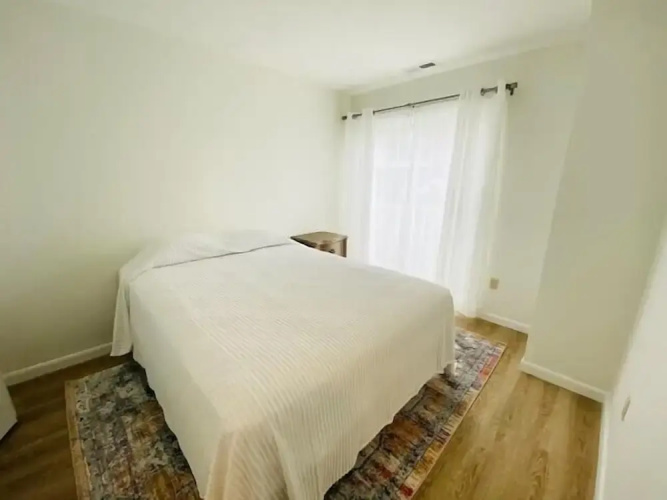 Olive Avenue 1B