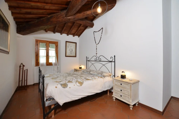 2 Bedrooms Quadruple Family Apartment