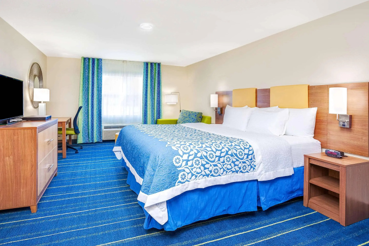 Arya Inn & Suites Farmers Branch